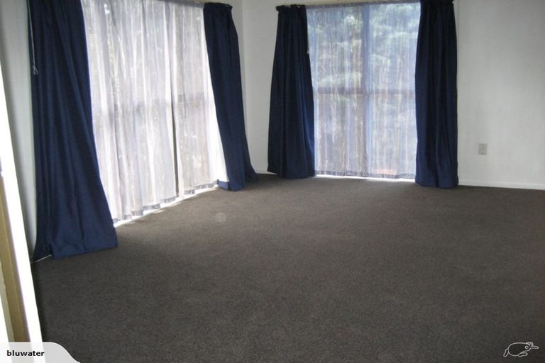 Photo of property in 4 Sasanqua Way, Crofton Downs, Wellington, 6035