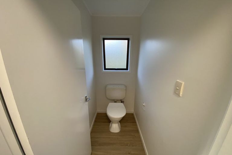 Photo of property in 17 Brougham Place, West Harbour, Auckland, 0618