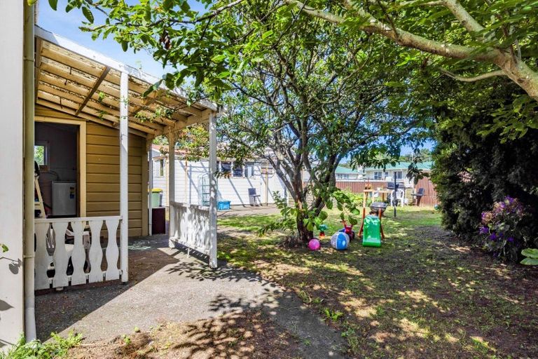 Photo of property in 64 Puriri Street, Hawera, 4610