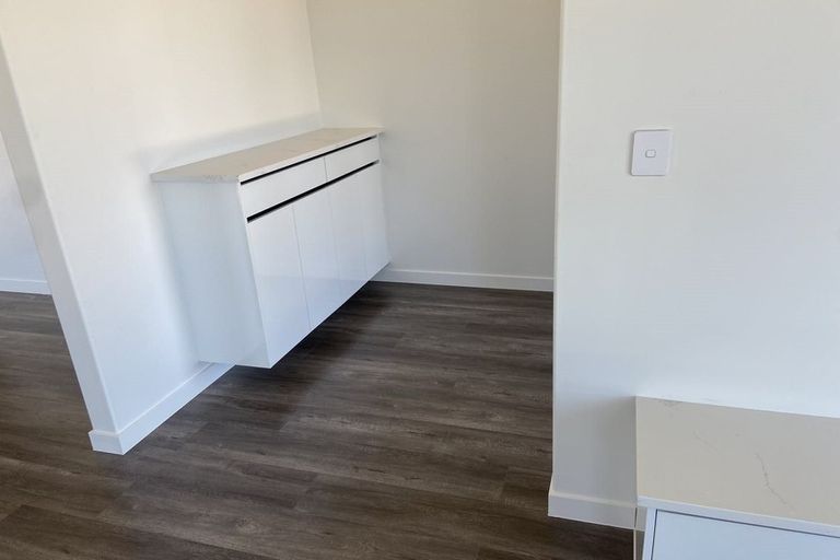 Photo of property in 17 James Elliot Way, Pokeno, 2402