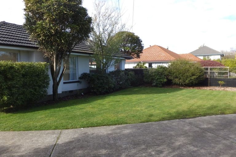 Photo of property in 74 Isleworth Road, Bishopdale, Christchurch, 8053