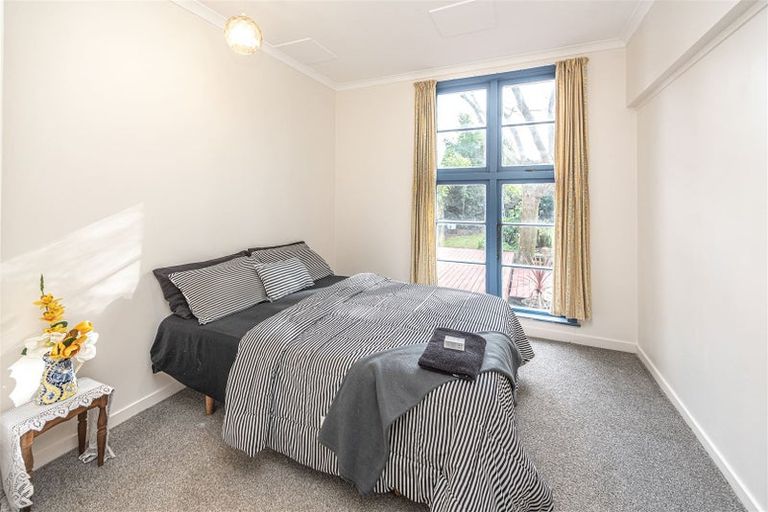 Photo of property in 2a Weraroa Road, Waverley, 4510