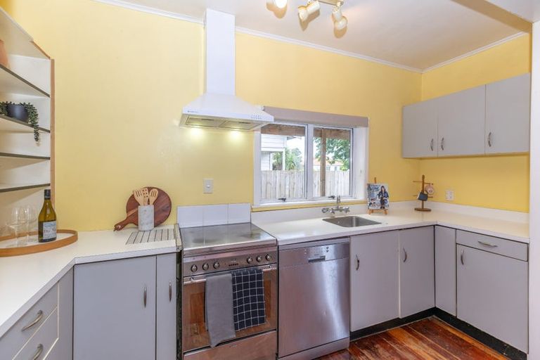 Photo of property in 17 Bettina Road, Fairfield, Hamilton, 3214