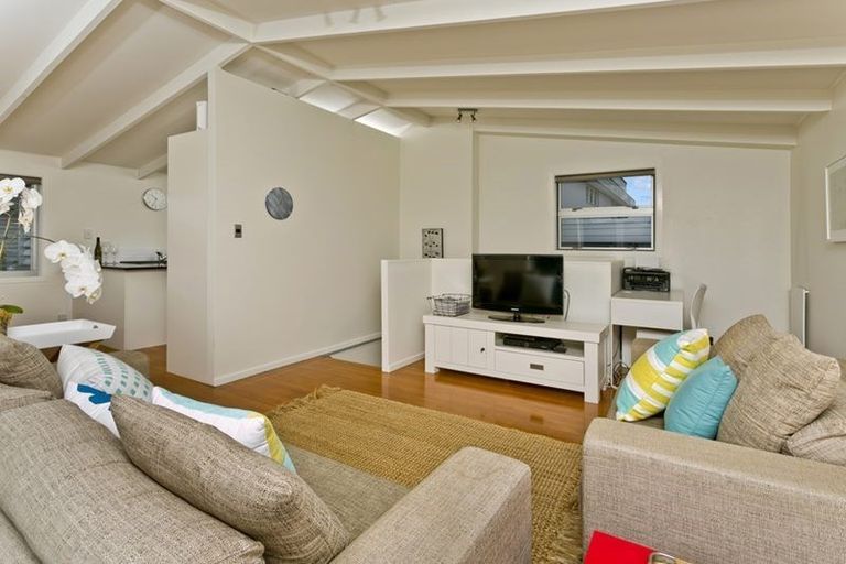 Photo of property in 3/2a Earnoch Avenue, Takapuna, Auckland, 0622
