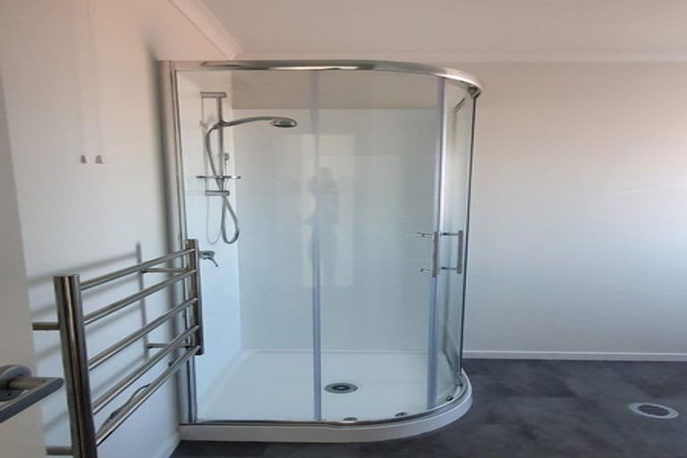 Photo of property in 9/10 Burrows Place, Frankton, Hamilton, 3204