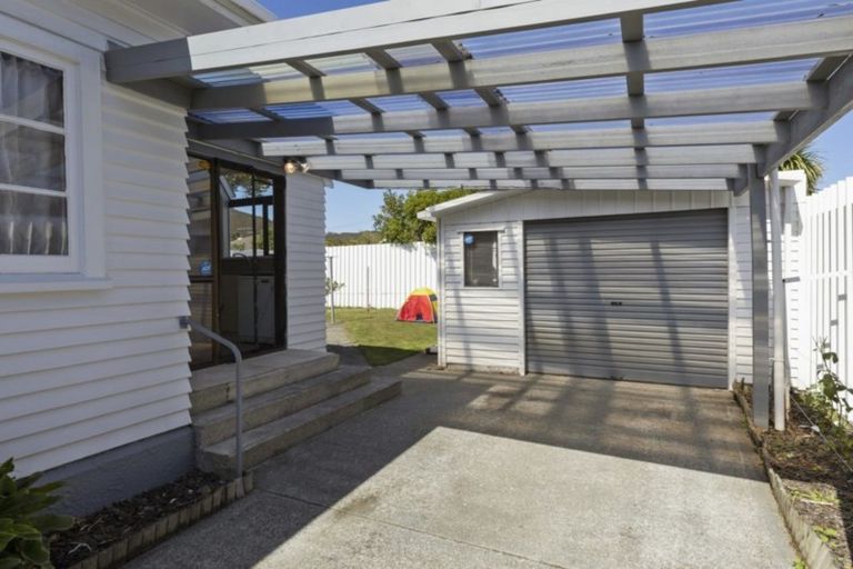 Photo of property in 12 Meadows Avenue, Waiwhetu, Lower Hutt, 5010