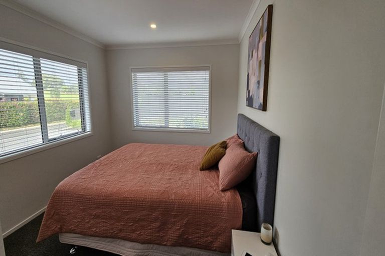 Photo of property in 13 Birdie Lane, Waiwhakaiho, New Plymouth, 4312