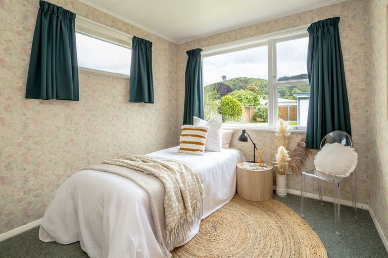 Photo of property in 4 Kenward Crescent, Featherston, 5710