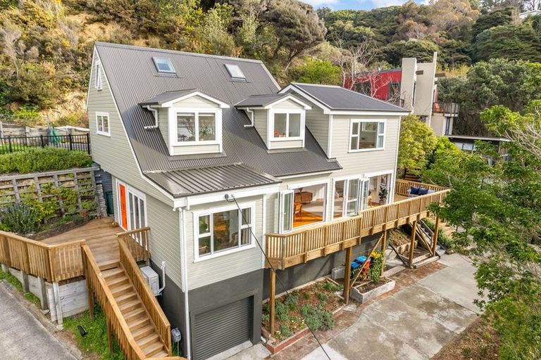 Photo of property in 84 Paremata Road, Paremata, Porirua, 5024