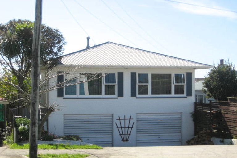Photo of property in 218 Powderham Street, New Plymouth, 4310