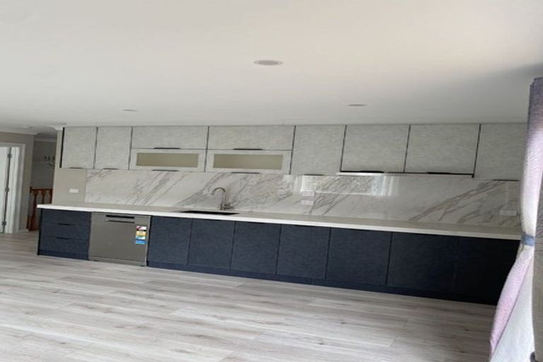 Photo of property in 39b Valley Road, Glenfield, Auckland, 0629