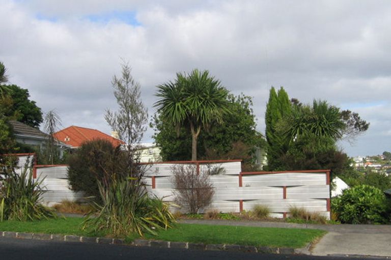 Photo of property in 1/24 Temple Street, Meadowbank, Auckland, 1072