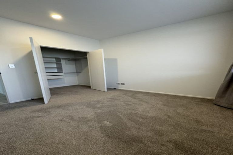 Photo of property in 12 William Calvert Drive, Swanson, Auckland, 0614