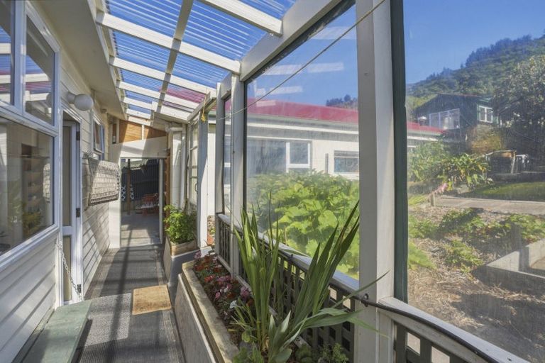 Photo of property in 11 Monowai Road, Ravensbourne, Dunedin, 9022