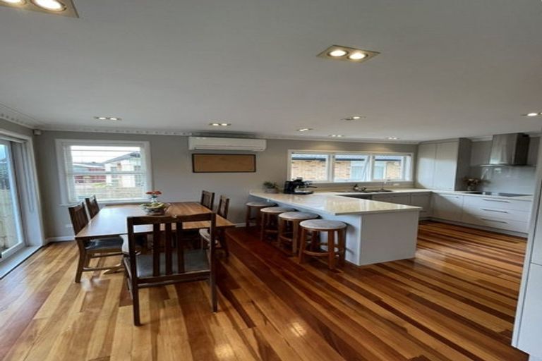 Photo of property in 25 Great South Road, Papakura, 2110