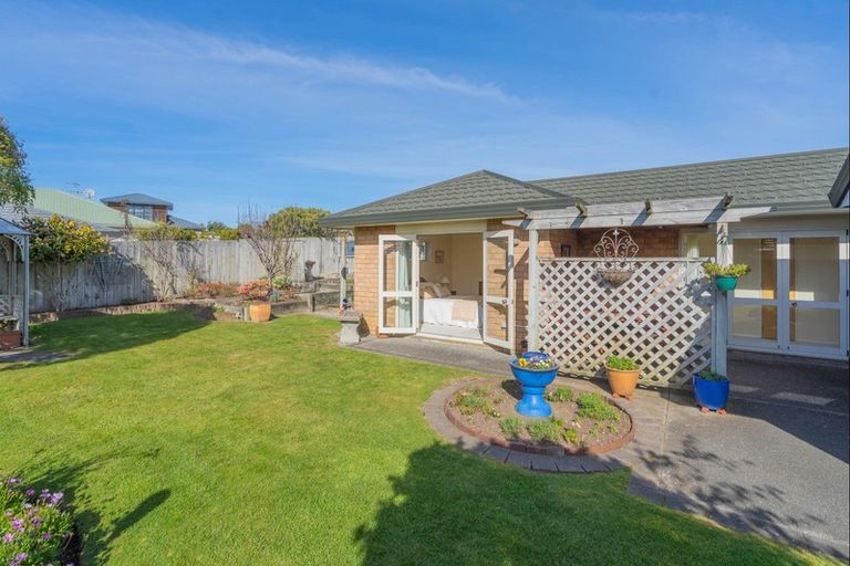 Photo of property in 22 Barrett Drive, Waikanae Beach, Waikanae, 5036
