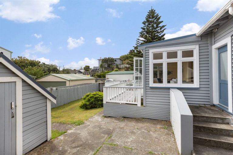 Photo of property in 102 Wexford Road, Miramar, Wellington, 6022