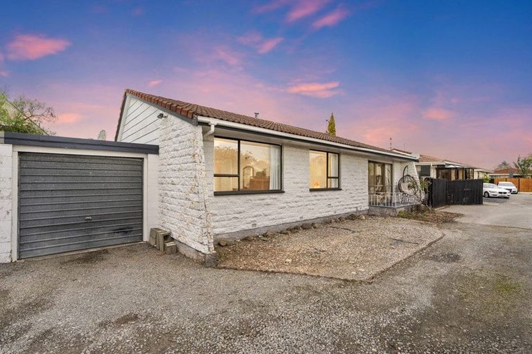 Photo of property in 1/40b Chipping Lane, Redwood, Christchurch, 8051