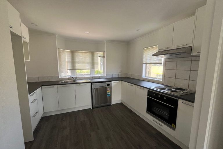 Photo of property in 6/137 Lakeside Drive, Orewa, 0931