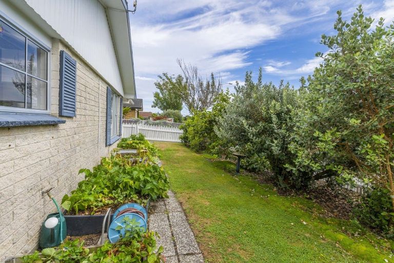 Photo of property in 36 Sylvan Avenue, Waikanae, 5036