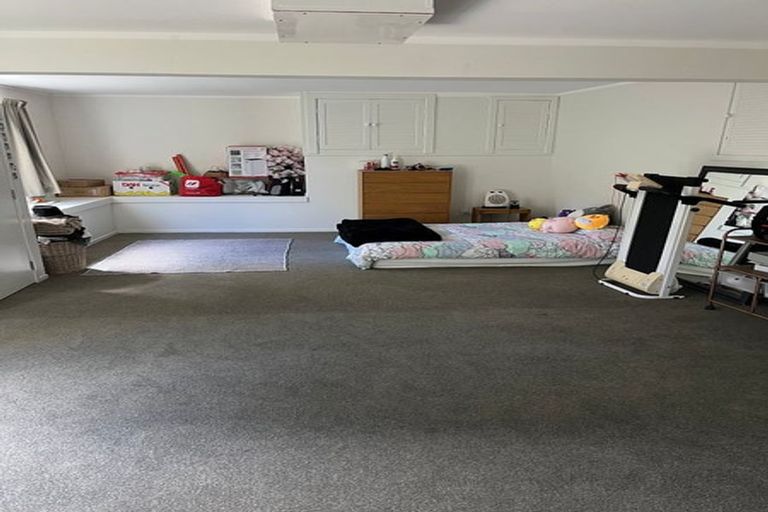 Photo of property in 2/17 Paris Place, Birkenhead, Auckland, 0626