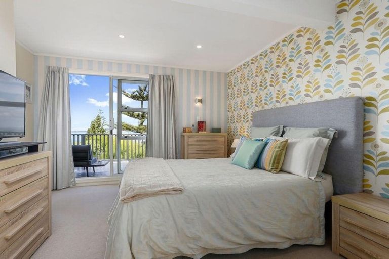 Photo of property in 27 Takahe Road, Titirangi, Auckland, 0604