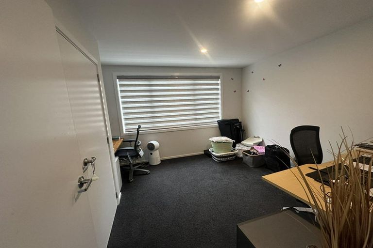 Photo of property in 395 Stokes Valley Road, Stokes Valley, Lower Hutt, 5019