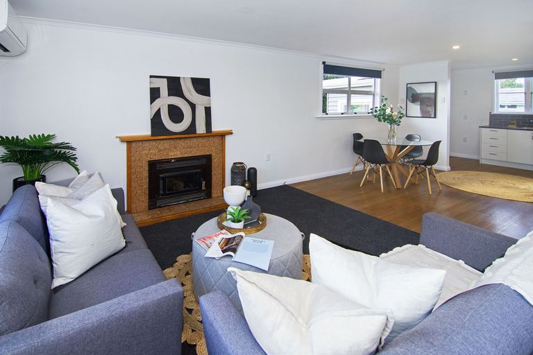 Photo of property in 226 High Street North, Carterton, 5713