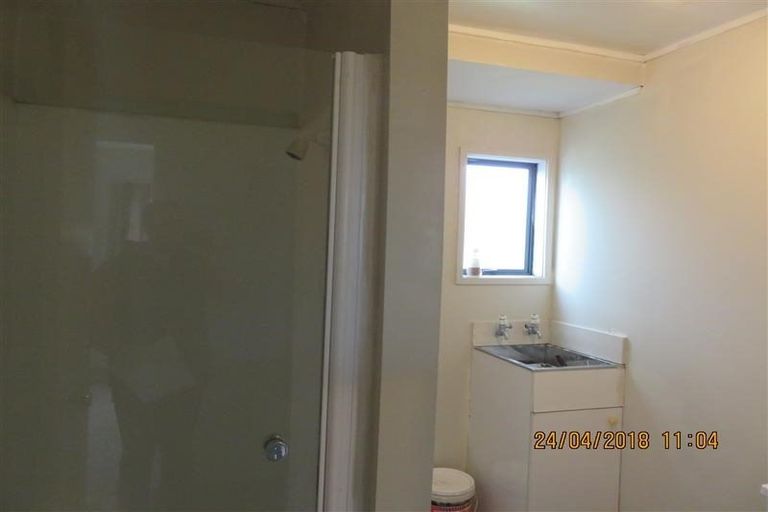 Photo of property in 36 Strid Road, Te Atatu South, Auckland, 0610