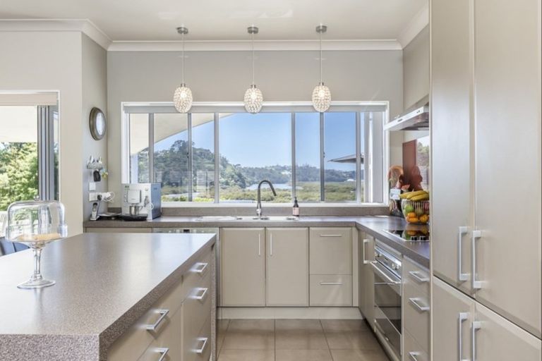 Photo of property in 87 Whangaparaoa Road, Red Beach, 0932