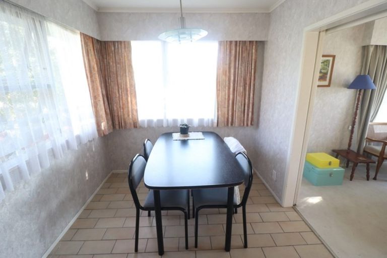 Photo of property in 1 Ngatoa Place, Glenfield, Auckland, 0629