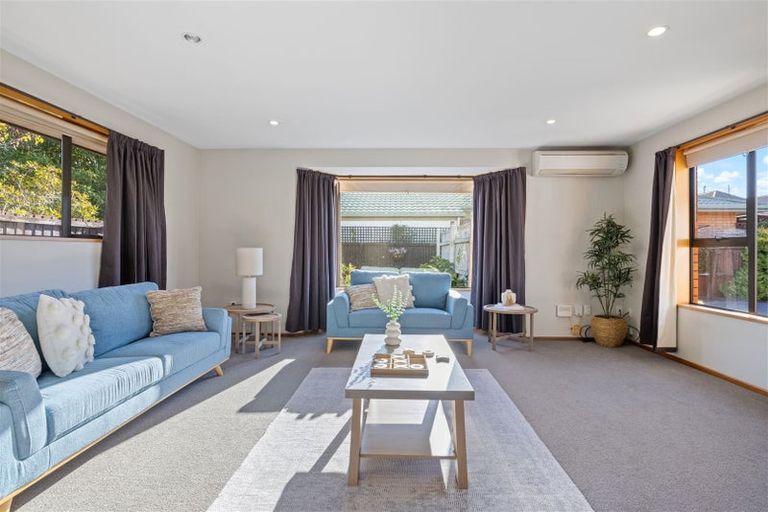 Photo of property in 4b Grassmere Street, Papanui, Christchurch, 8052