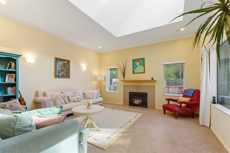 Photo of property in 6 Southleigh, Raumati South, Paraparaumu, 5032