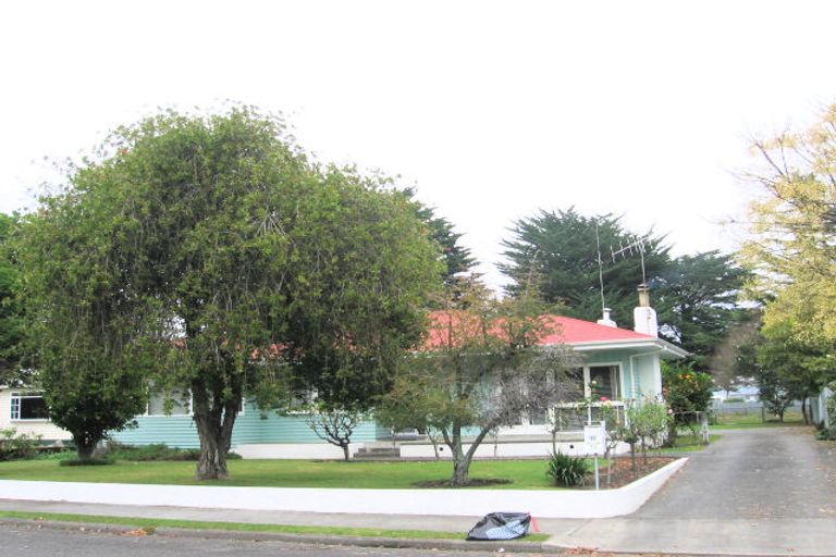 Photo of property in 16 Alamein Crescent, Onekawa, Napier, 4110