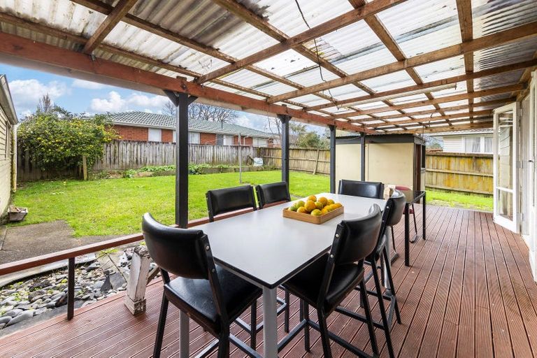 Photo of property in 16 Old Wairoa Road, Papakura, 2110