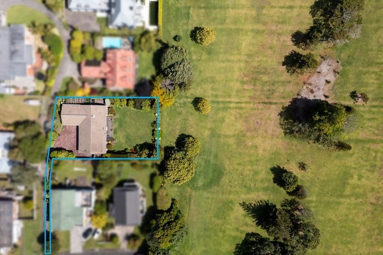 Photo of property in 8 Terrylyn Drive, Hillcrest, Auckland, 0627