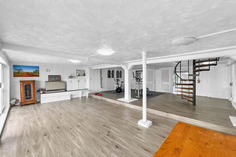 Photo of property in 73c East Coast Road, Castor Bay, Auckland, 0620