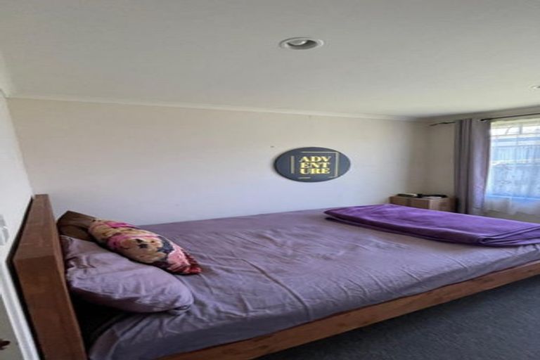 Photo of property in 13 De Havilland Drive, Goodwood Heights, Auckland, 2105