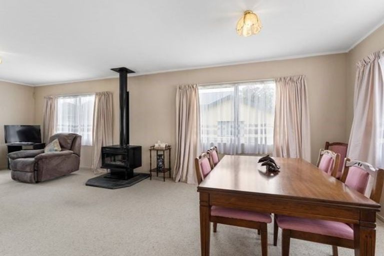 Photo of property in 18 Millhaven Place, Otaki, 5512