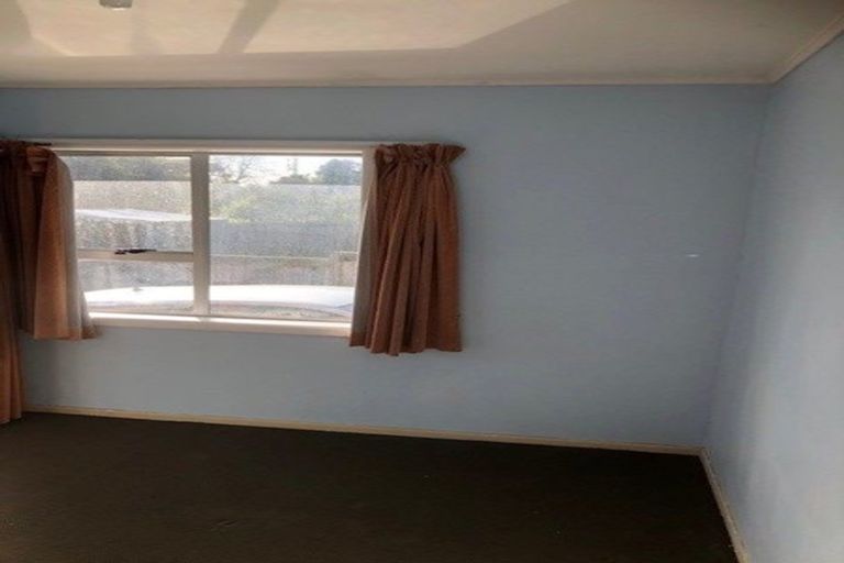 Photo of property in 29 Vodanovich Road, Te Atatu South, Auckland, 0610