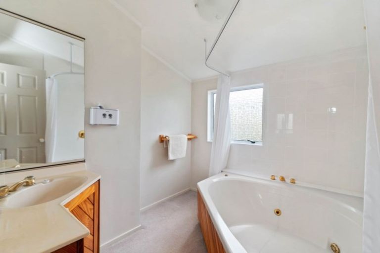 Photo of property in 25 Mark Place, Lynmore, Rotorua, 3010