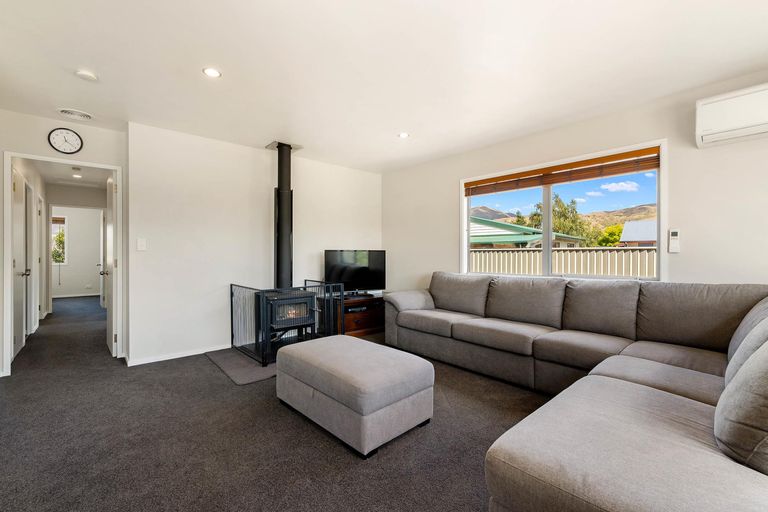 Photo of property in 21 Waenga Drive, Cromwell, 9310