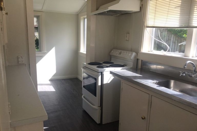 Photo of property in 3215 Great North Road, New Lynn, Auckland, 0600