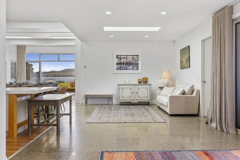 Photo of property in 8 Kuiwai Drive, Rainbow Point, Taupo, 3330