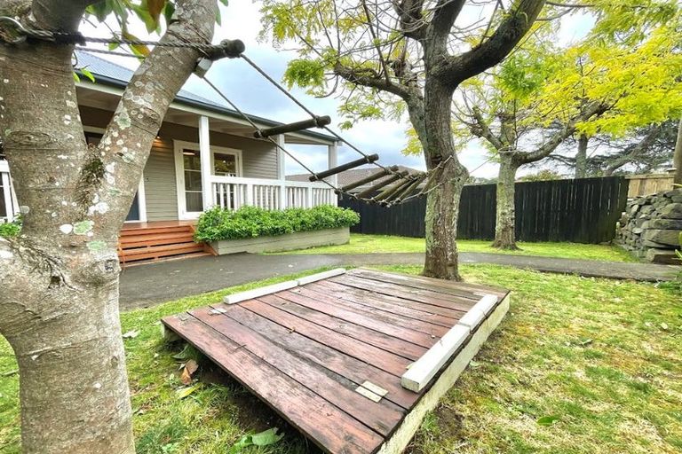 Photo of property in 2/20 Brook Street, Milford, Auckland, 0620