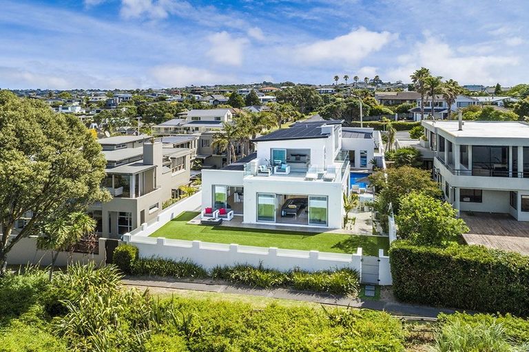 Photo of property in 117 Churchill Road, Rothesay Bay, Auckland, 0630