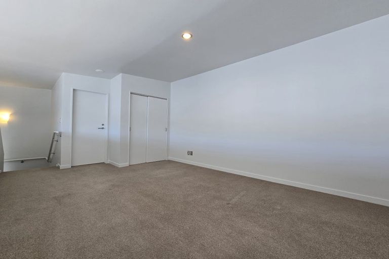 Photo of property in 2d/136 Stancombe Road, Flat Bush, Auckland, 2016