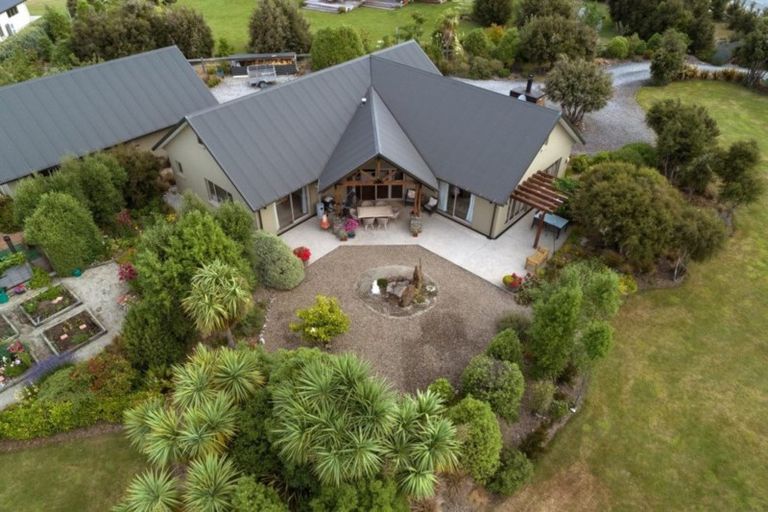 Photo of property in 916 Aubrey Road, Albert Town, Wanaka, 9305