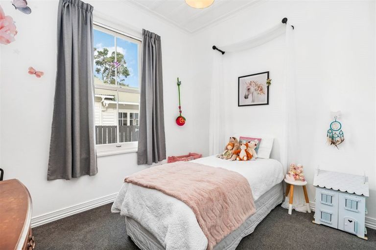 Photo of property in 10 Drummond Street, Regent, Whangarei, 0112