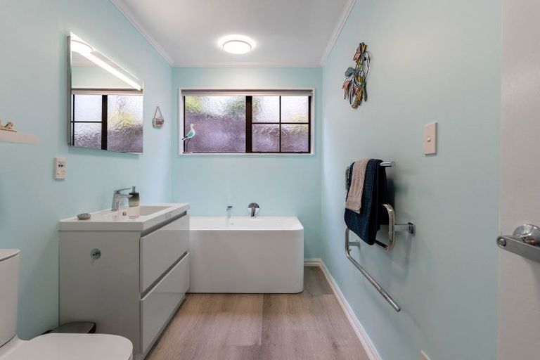 Photo of property in 16 Ordley Grove, Tawa, Wellington, 5028